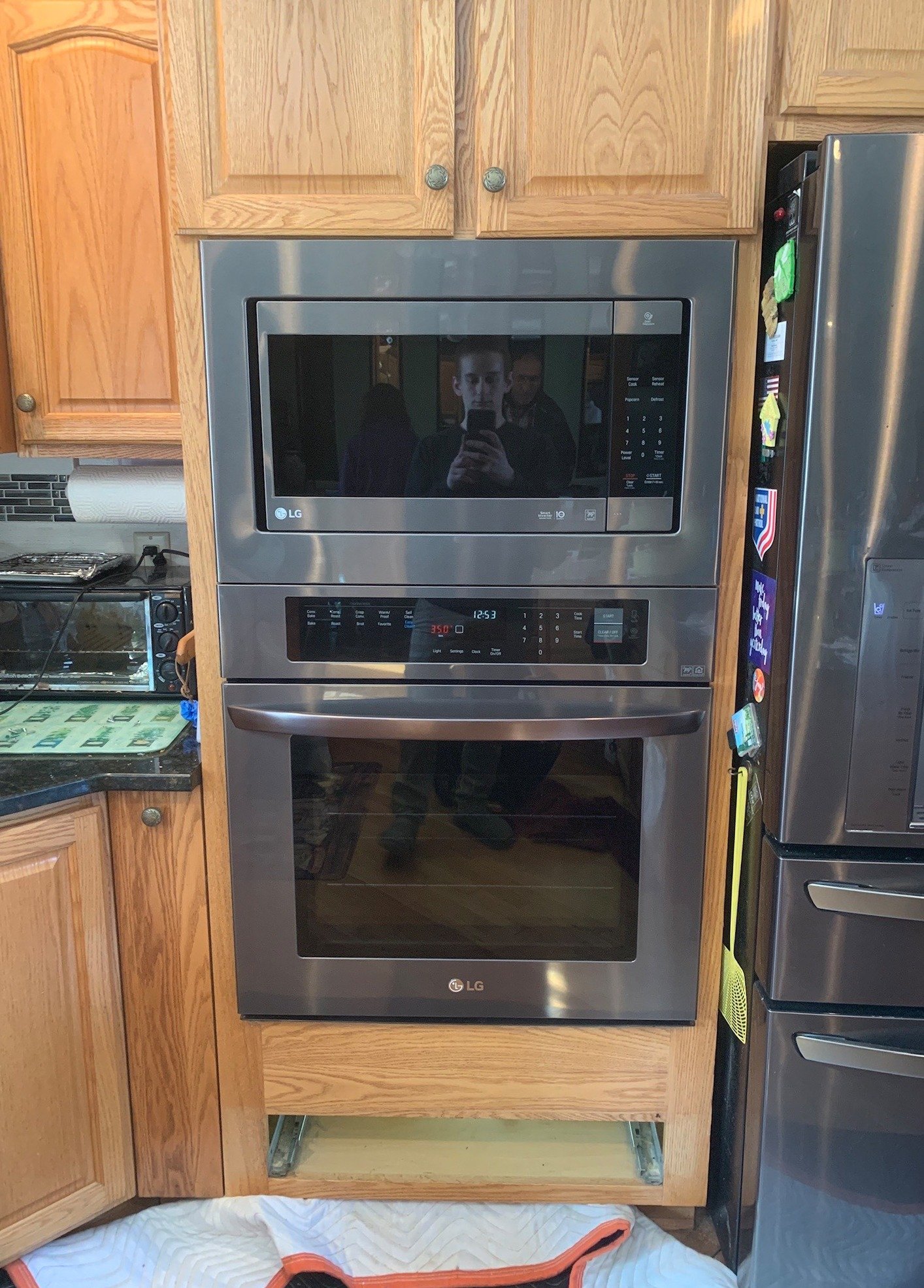 a picture of a seamless microwave with trim kit