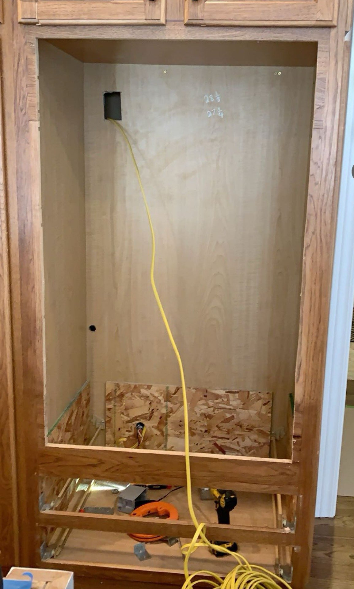 a pic of an opening for a single wall oven